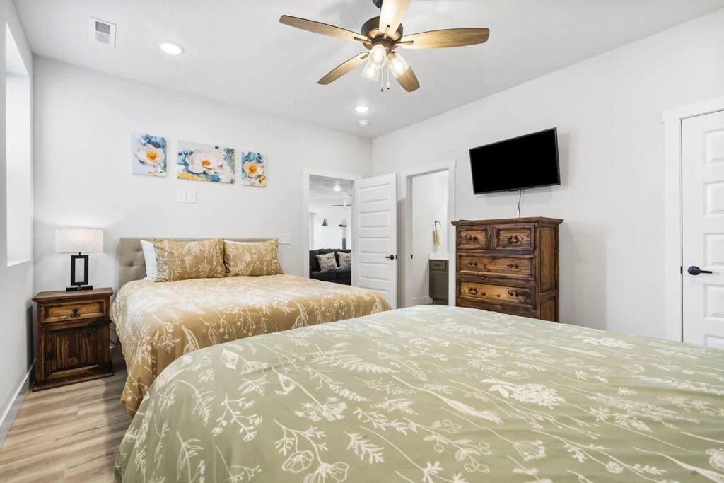 The Lake Fish-Amazing Views-Sleeps 24-Indoor-Outdoor Pools Branson Bagian luar foto