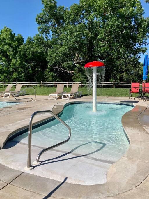 The Lake Fish-Amazing Views-Sleeps 24-Indoor-Outdoor Pools Branson Bagian luar foto