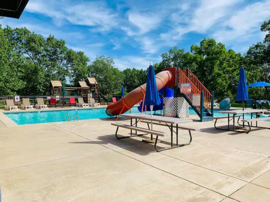 The Lake Fish-Amazing Views-Sleeps 24-Indoor-Outdoor Pools Branson Bagian luar foto