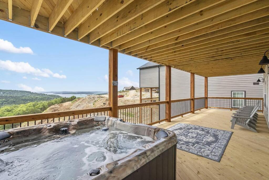 The Lake Fish-Amazing Views-Sleeps 24-Indoor-Outdoor Pools Branson Bagian luar foto