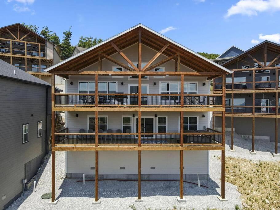The Lake Fish-Amazing Views-Sleeps 24-Indoor-Outdoor Pools Branson Bagian luar foto