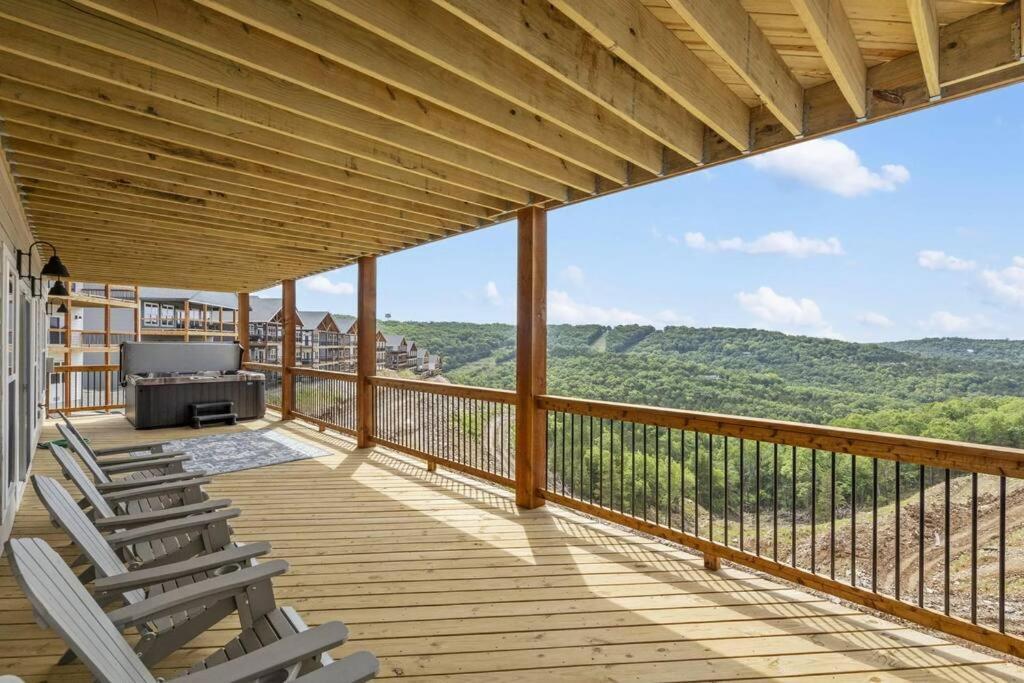 The Lake Fish-Amazing Views-Sleeps 24-Indoor-Outdoor Pools Branson Bagian luar foto